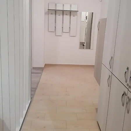 Avantgarden Brasov, Perfect - 1 * Braşov