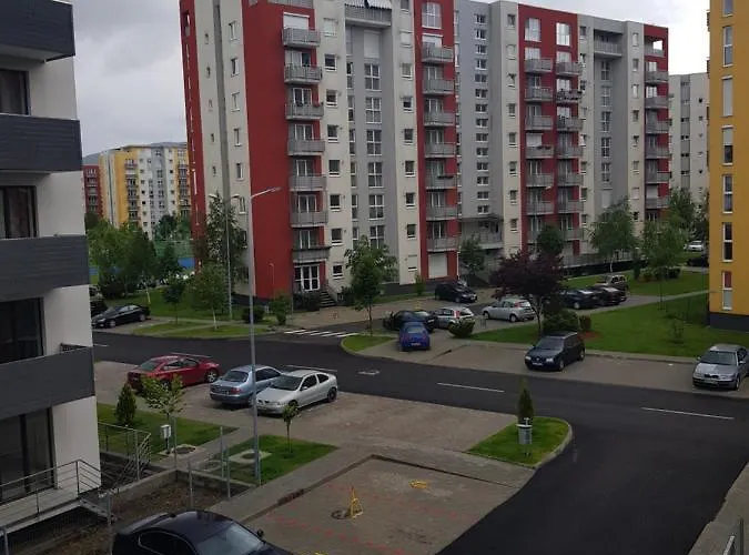 Avantgarden Brasov, Perfect - 1 *